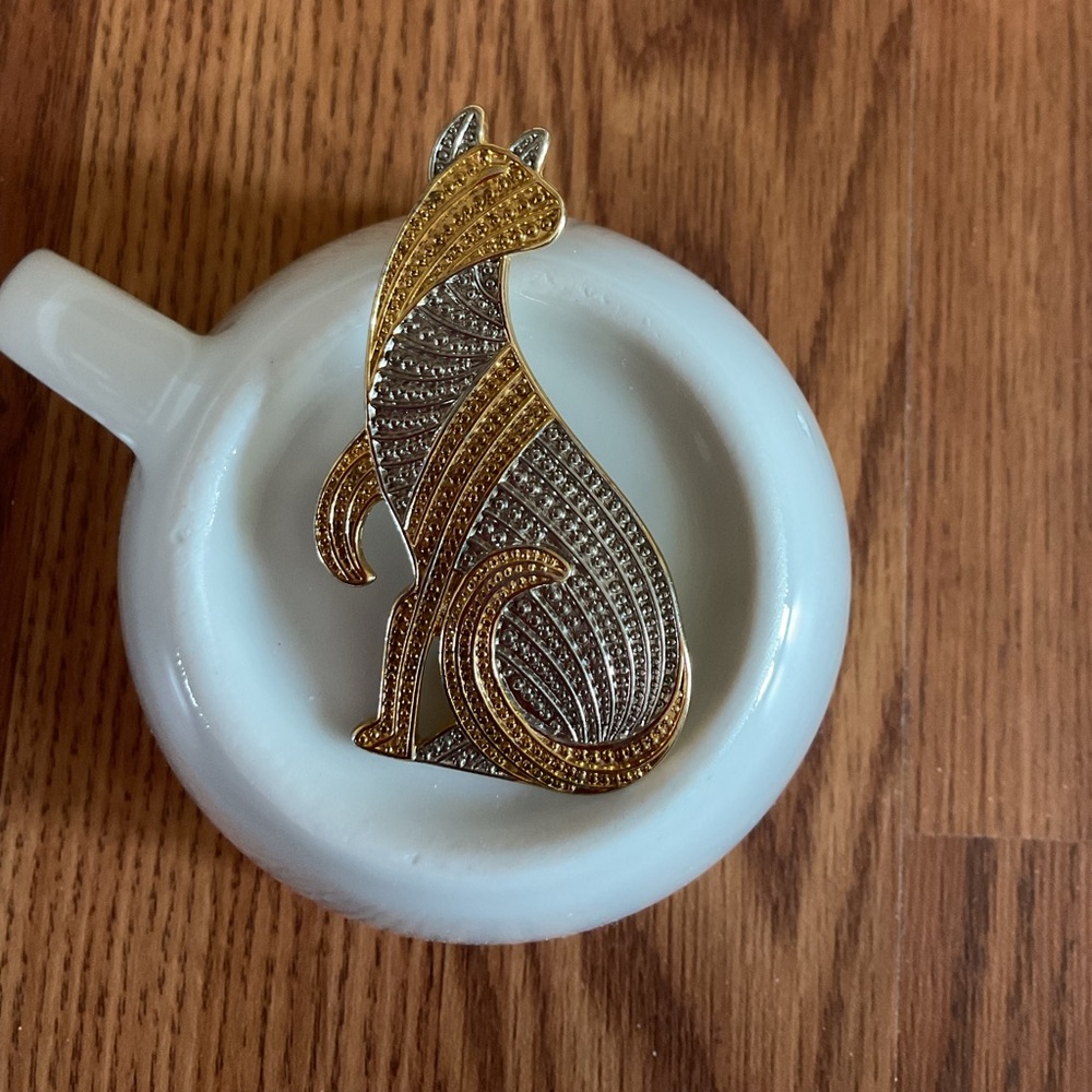 Vintage two toned silver gold cat brooch